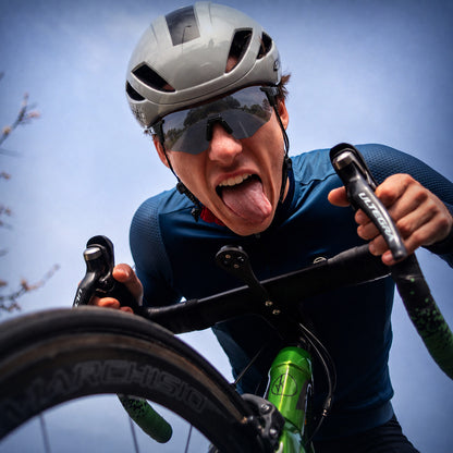 Oneswear® 🚴 Adaptive Photochromic Sports Glasses – Clear Vision in Any Light