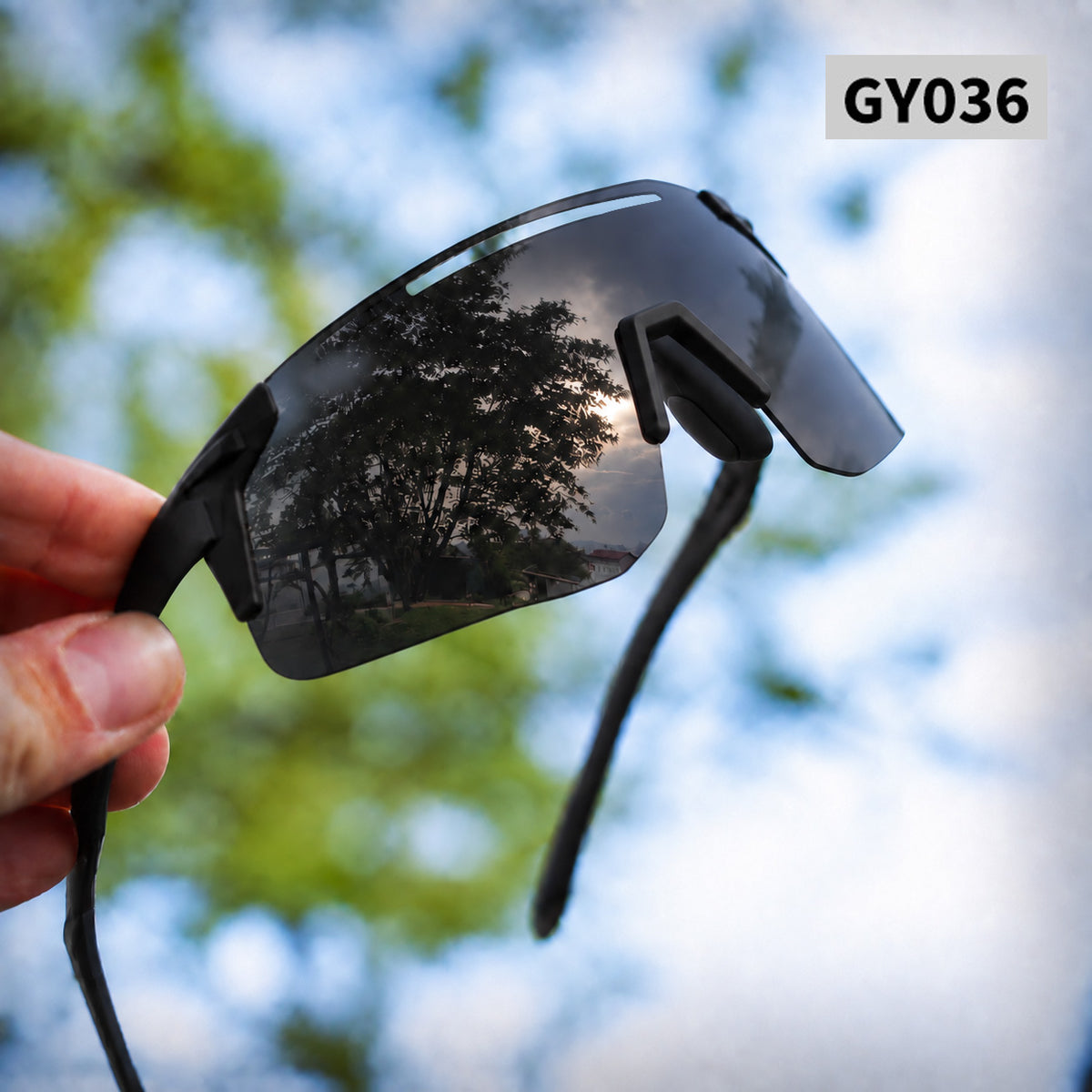 Oneswear® 🚴 Adaptive Photochromic Sports Glasses – Clear Vision in Any Light